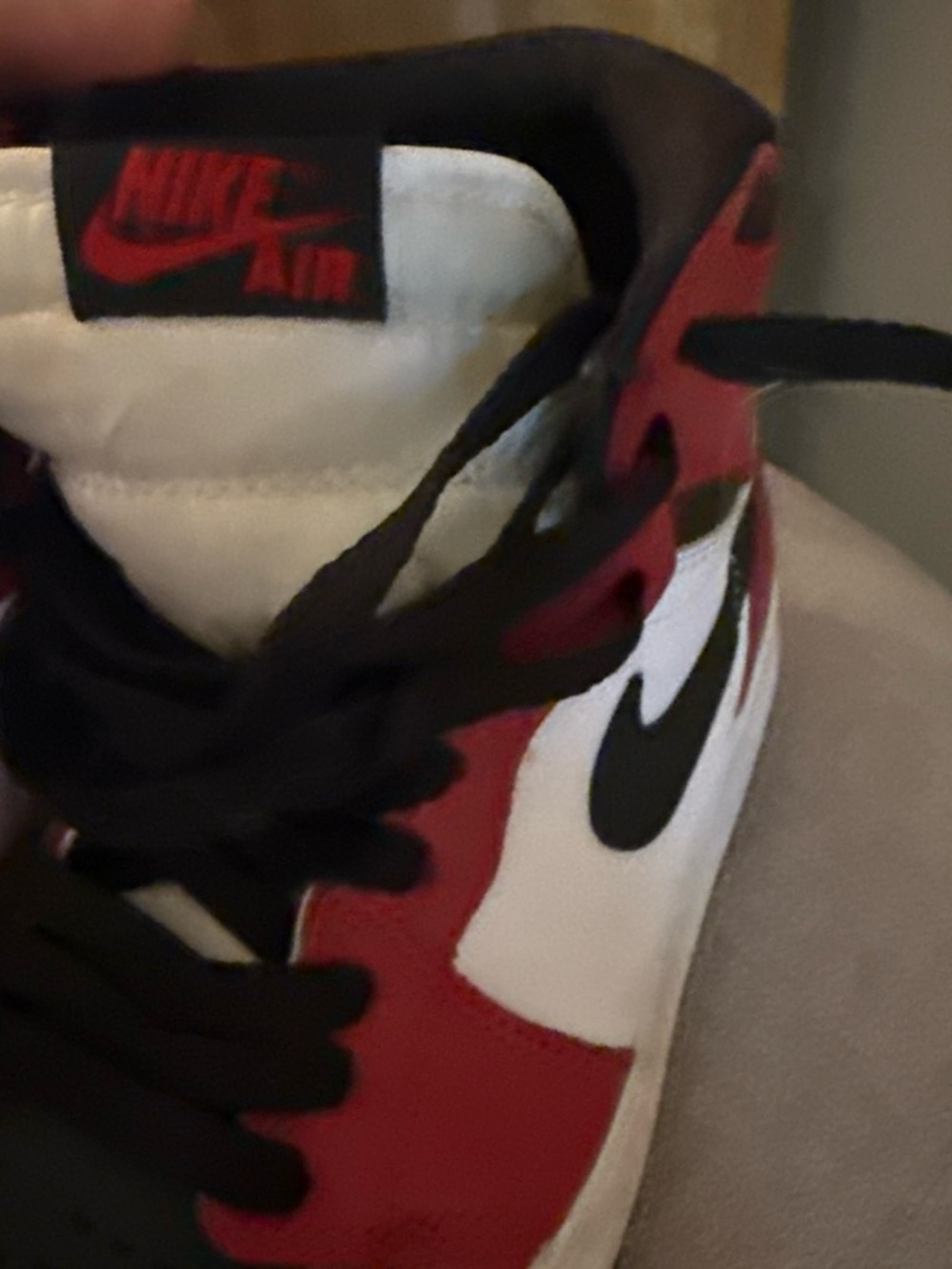 Jordan Kids/women’s size 6.5 High-Top Sneakers in Black, Red & White - Picture 5 of 5